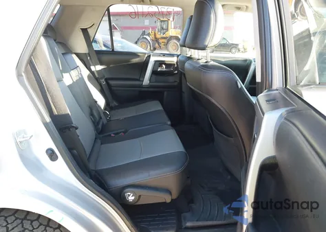 2014 Toyota 4Runner Sr5/Limited/Trail z USA, uszkodzony, nr VIN JTEBU5JR4E5182444